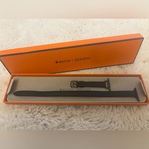 Almost New Hermes Apple Watch double tour band